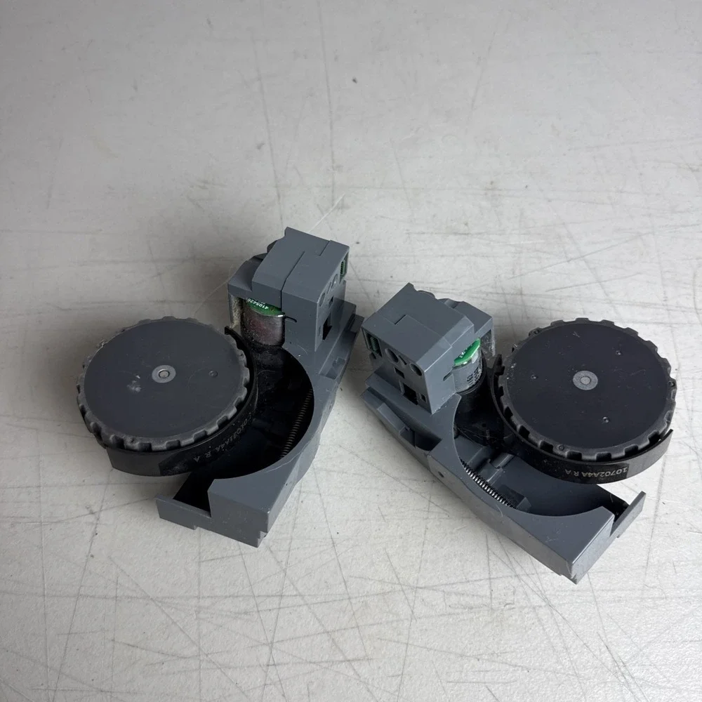 Genuine Roomba 614 671 650 675 676 694 692 Left & Right Wheel Assembly Set